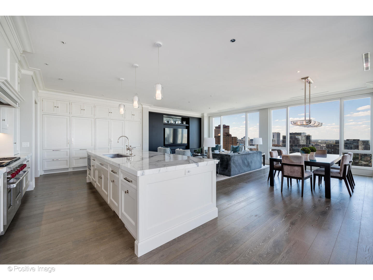 9 W Walton Street Unit: 2402
