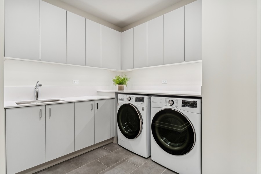 14 W Superior Street Unit: 5502