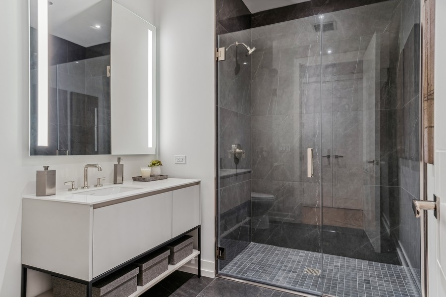 14 W Superior Street Unit: 5502