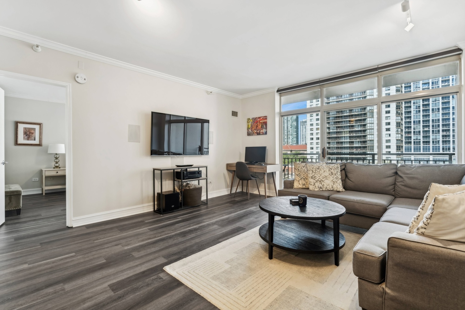 21 W CHESTNUT Street Unit: 803