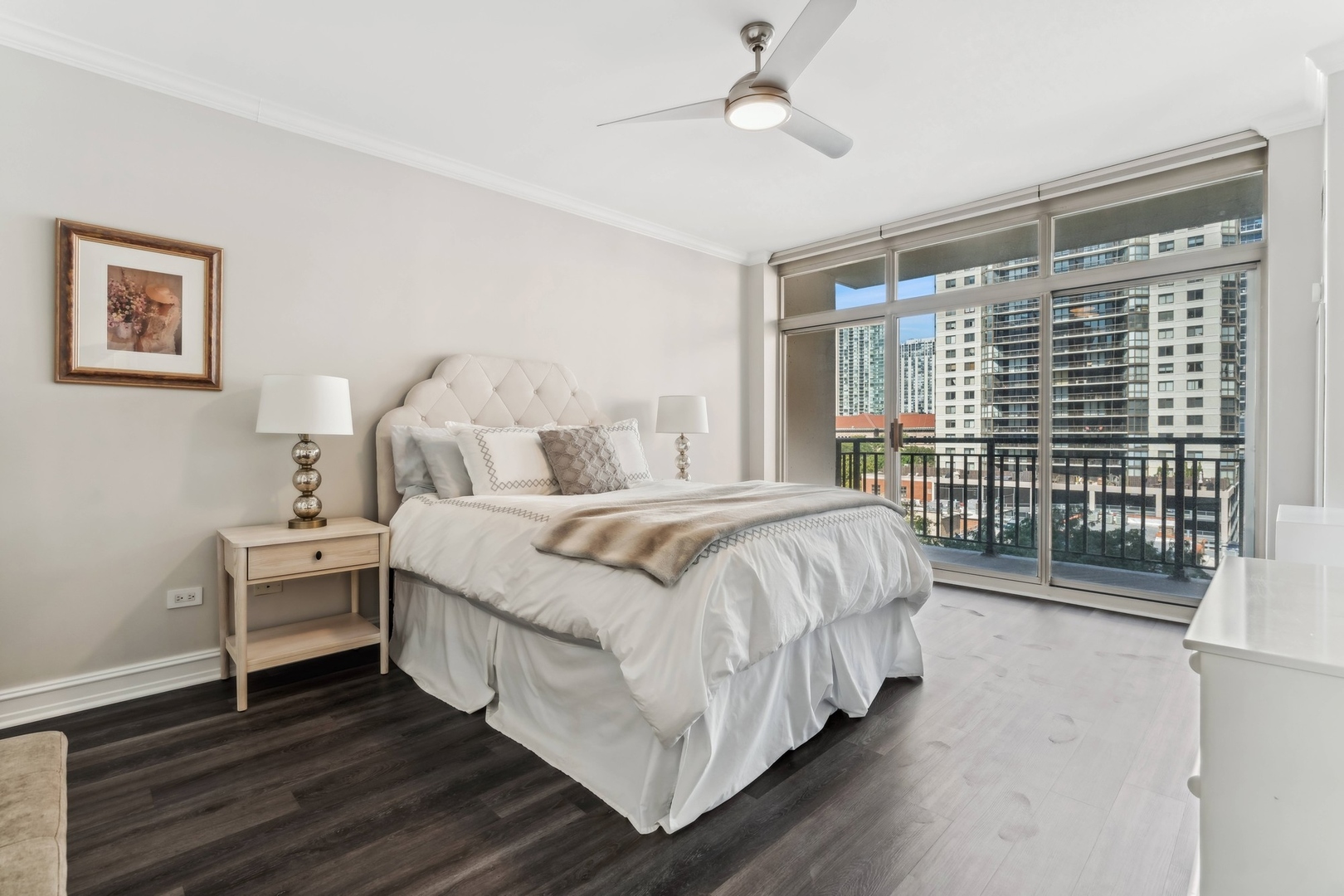 21 W CHESTNUT Street Unit: 803