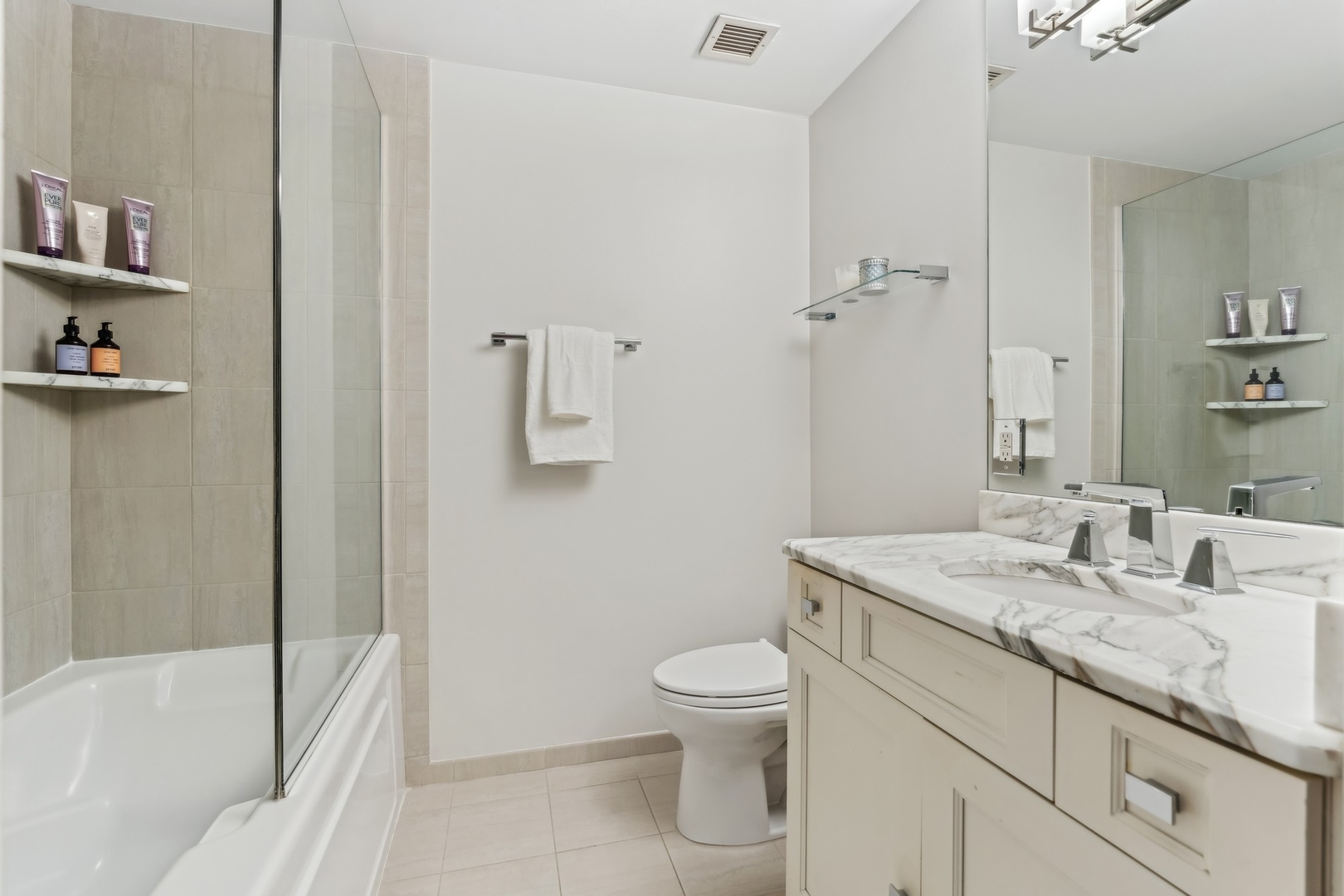 21 W CHESTNUT Street Unit: 803