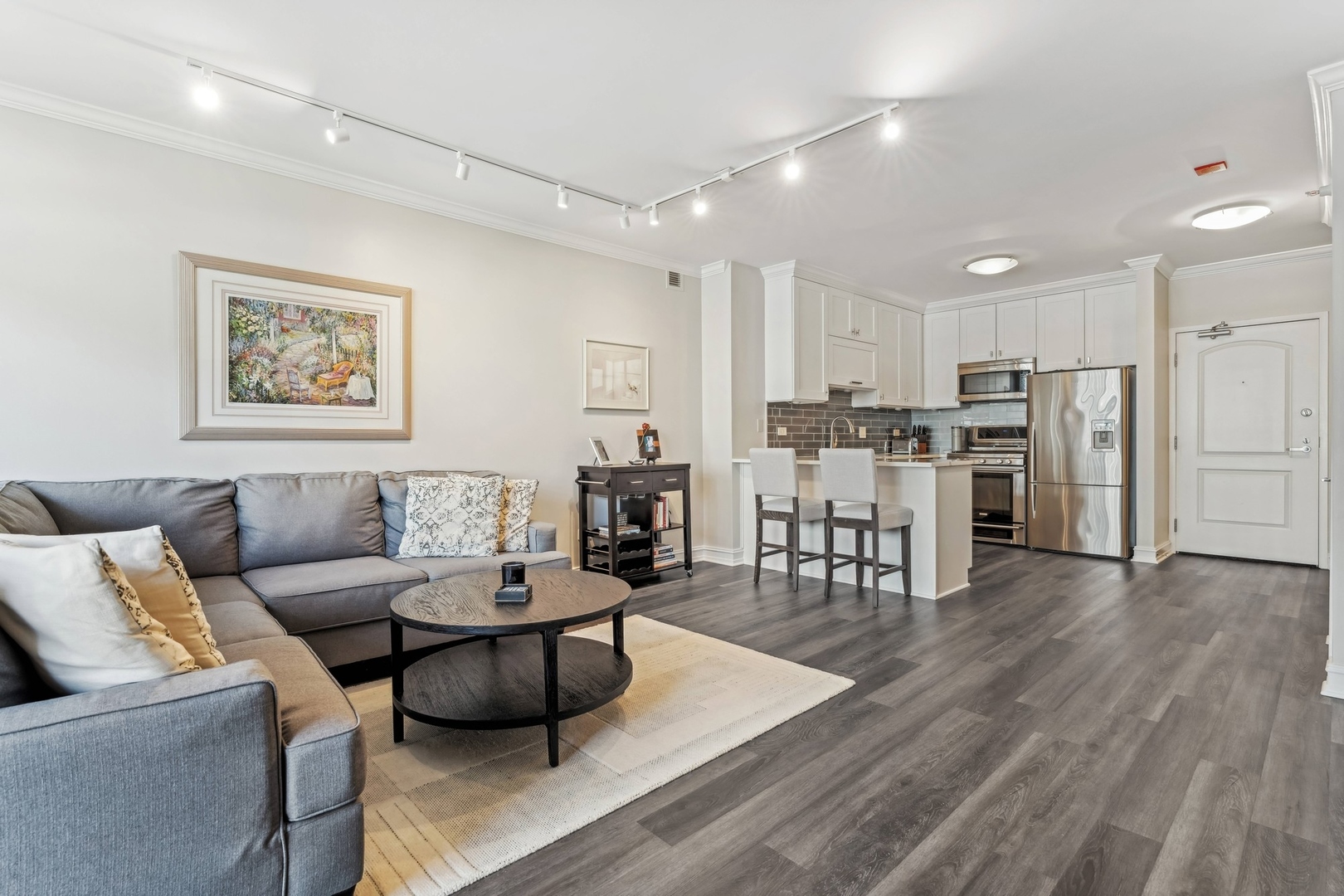 21 W CHESTNUT Street Unit: 803