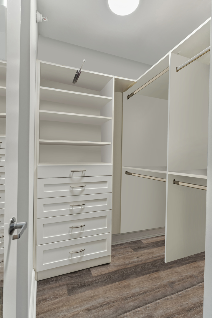 21 W CHESTNUT Street Unit: 803