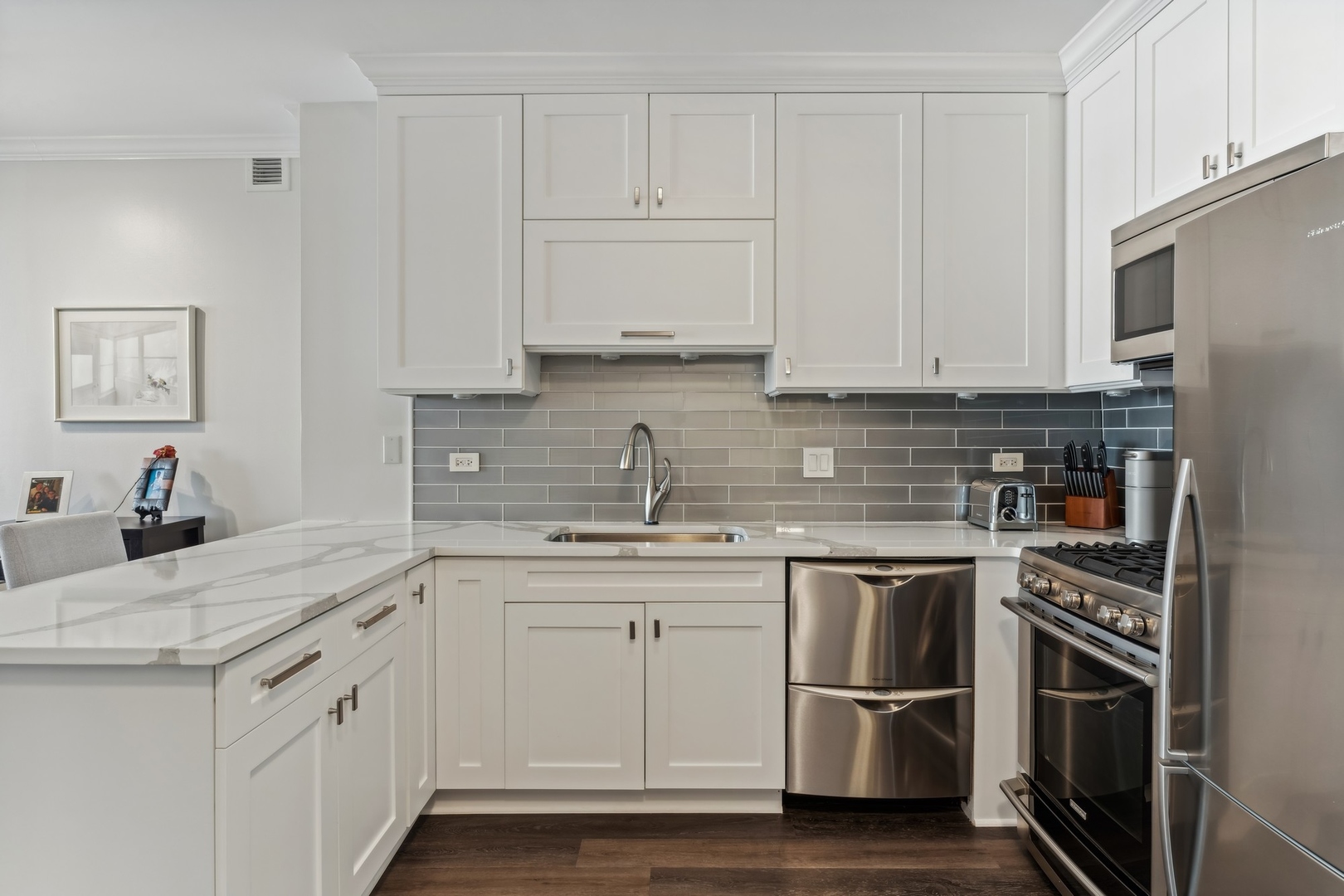 21 W CHESTNUT Street Unit: 803