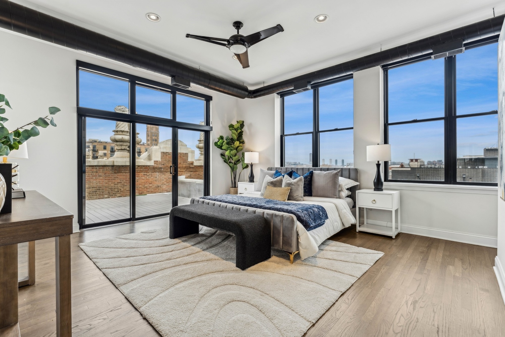1635 W Belmont Avenue Unit: 619