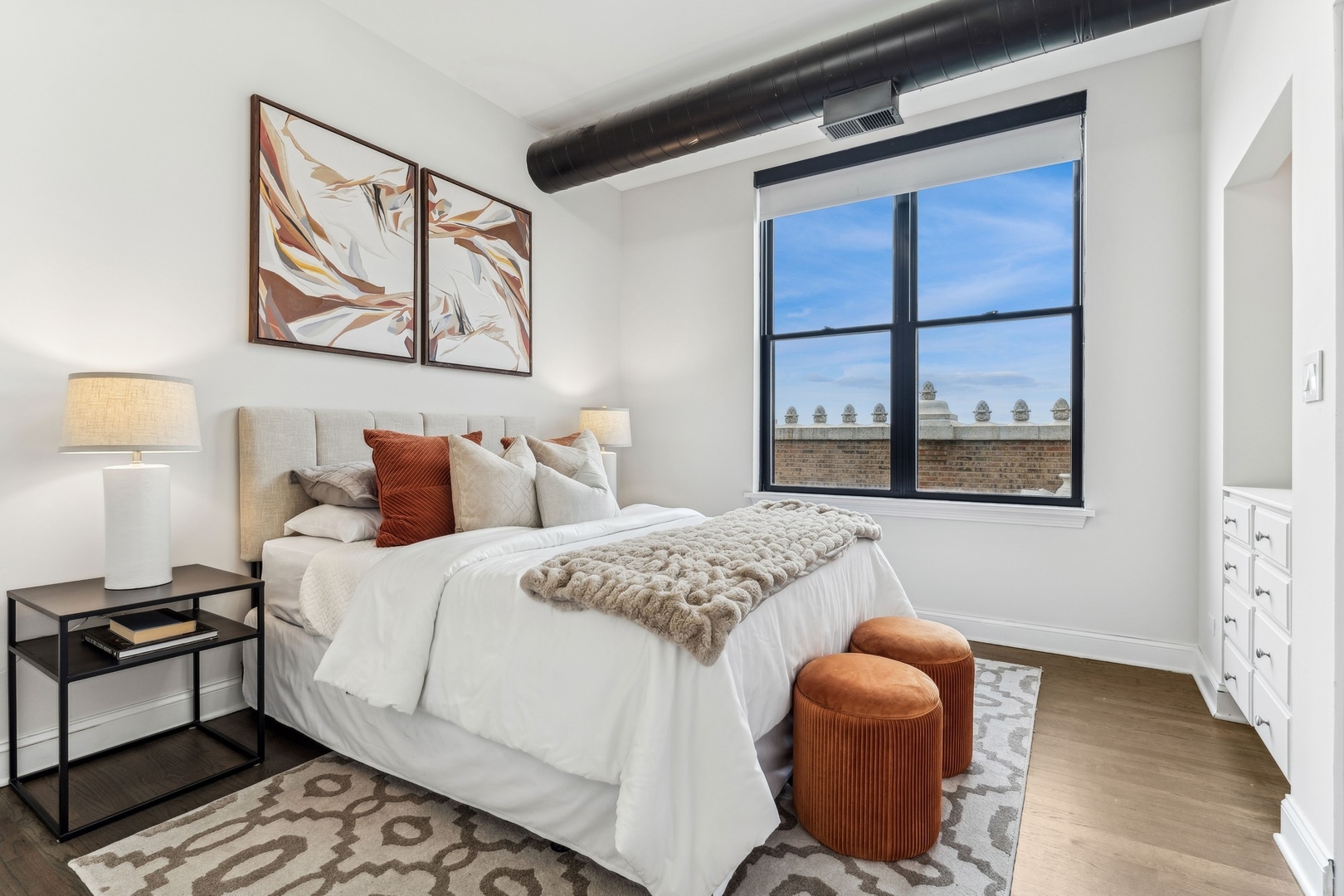 1635 W Belmont Avenue Unit: 619