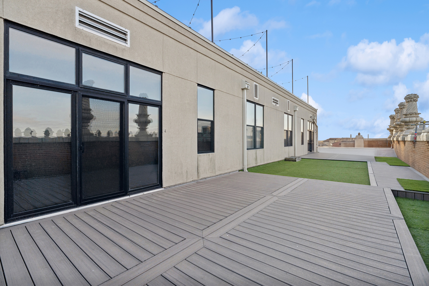 1635 W Belmont Avenue Unit: 619