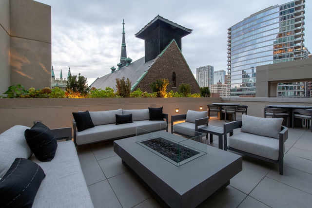 9 W Walton Street Unit: 3600