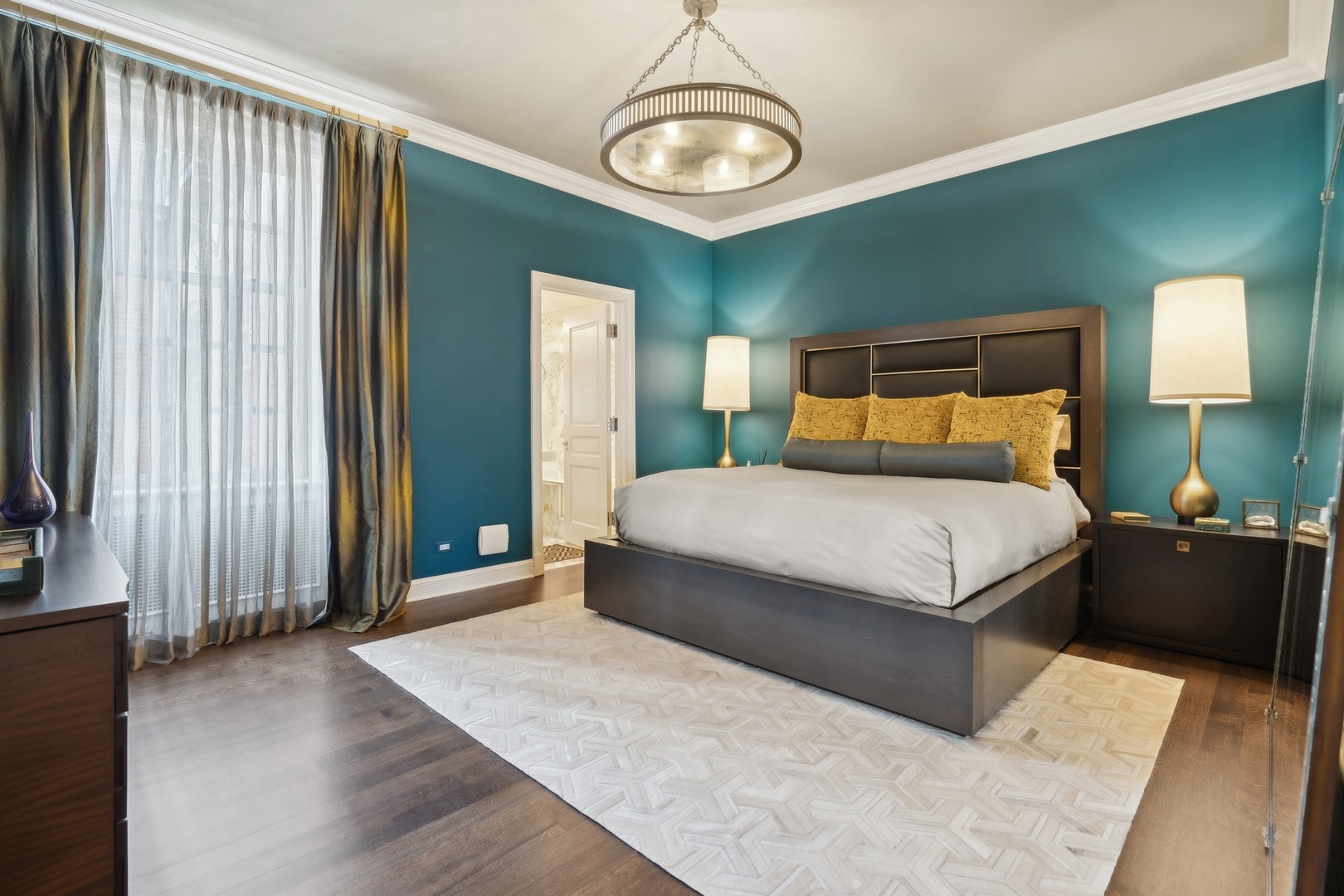 229 E LAKE SHORE Drive Unit: 8E