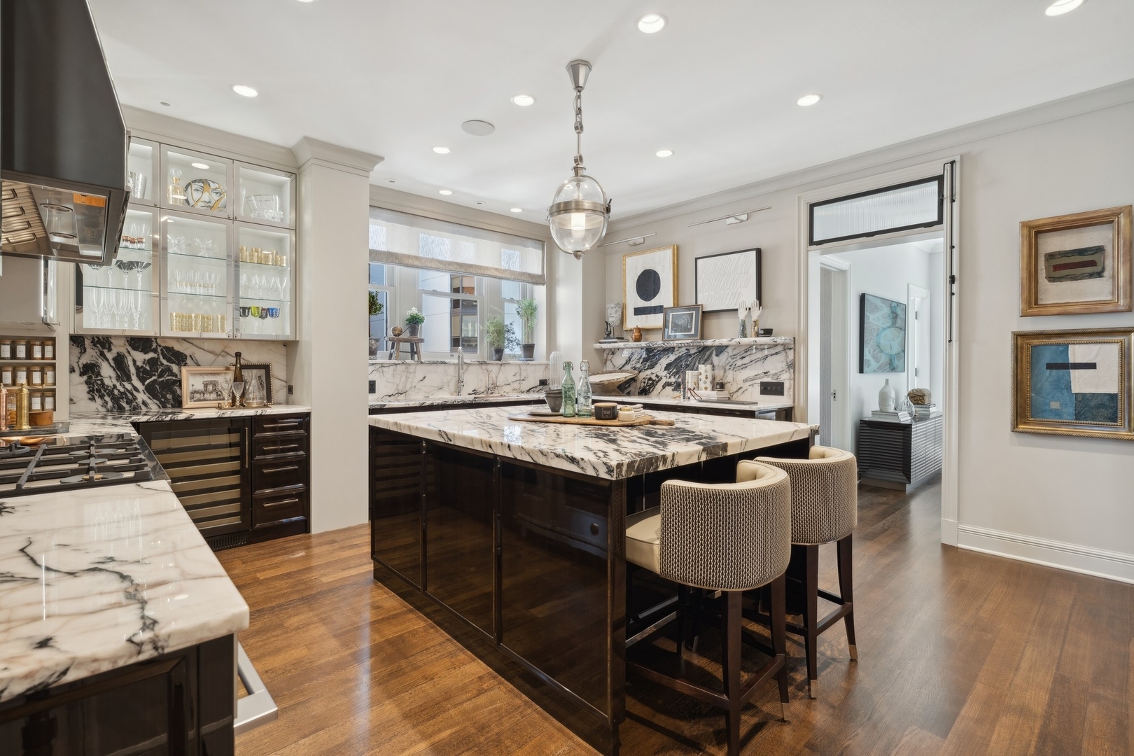 229 E LAKE SHORE Drive Unit: 8E