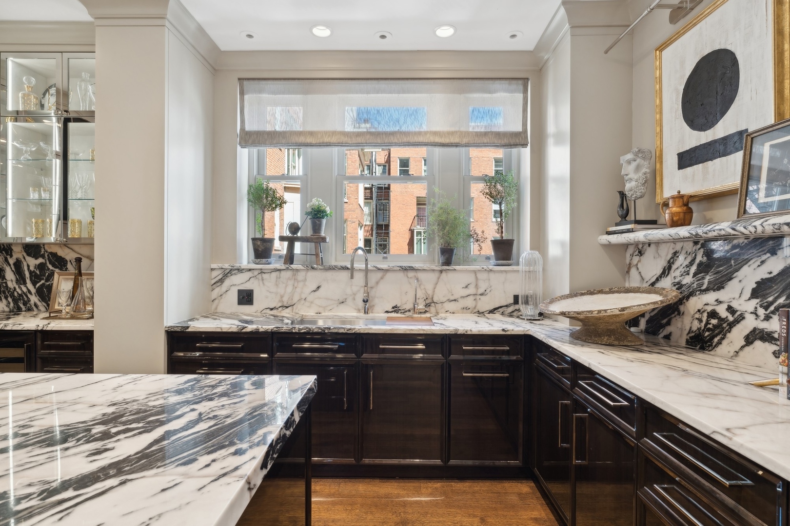 229 E LAKE SHORE Drive Unit: 8E