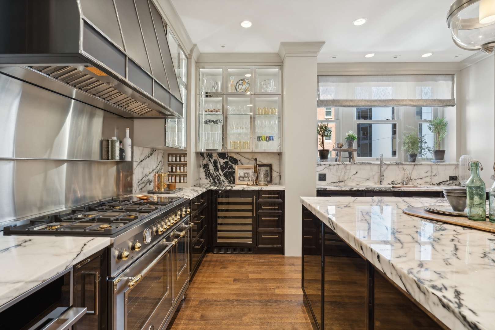 229 E LAKE SHORE Drive Unit: 8E