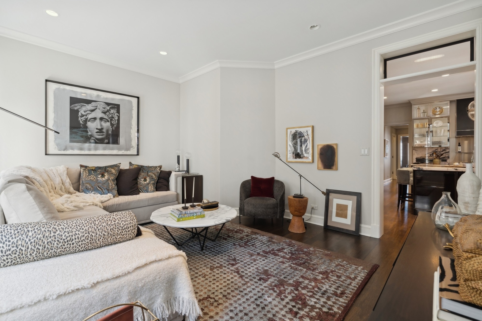 229 E LAKE SHORE Drive Unit: 8E
