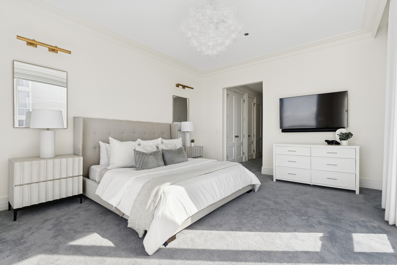 9 W Walton Street Unit: 2802