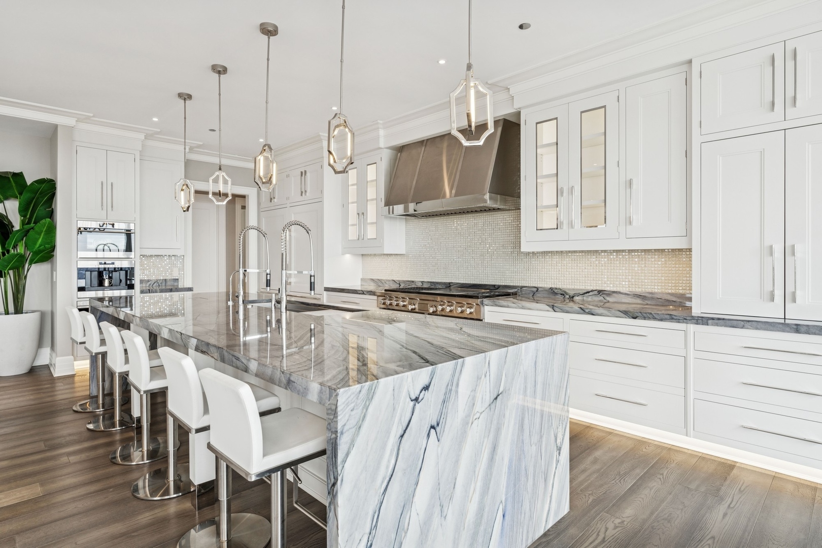 9 W Walton Street Unit: 2802