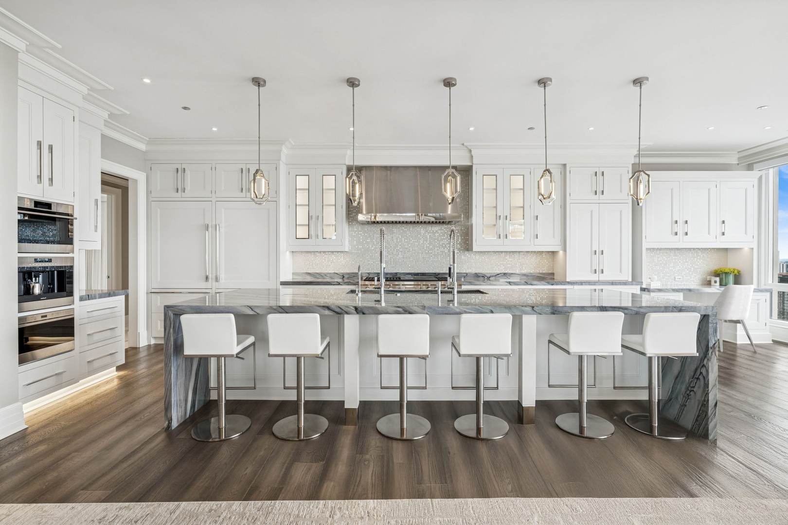 9 W Walton Street Unit: 2802