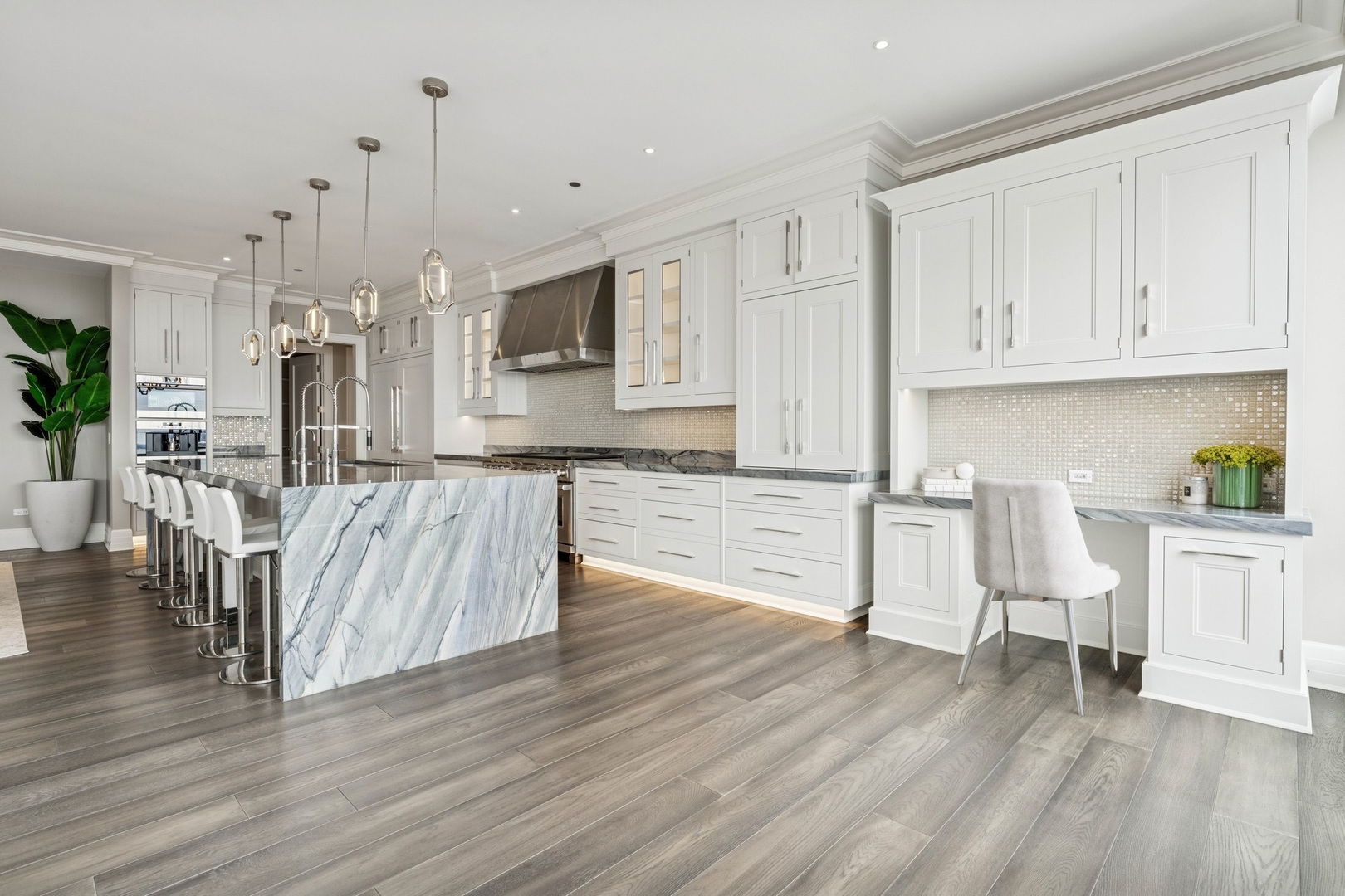 9 W Walton Street Unit: 2802