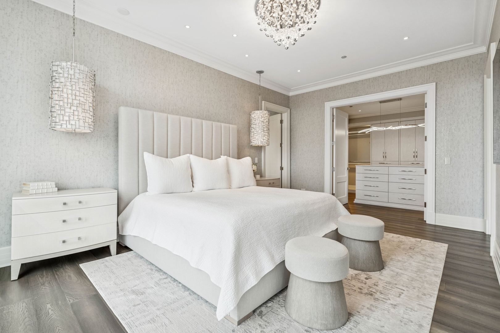 9 W Walton Street Unit: 2802