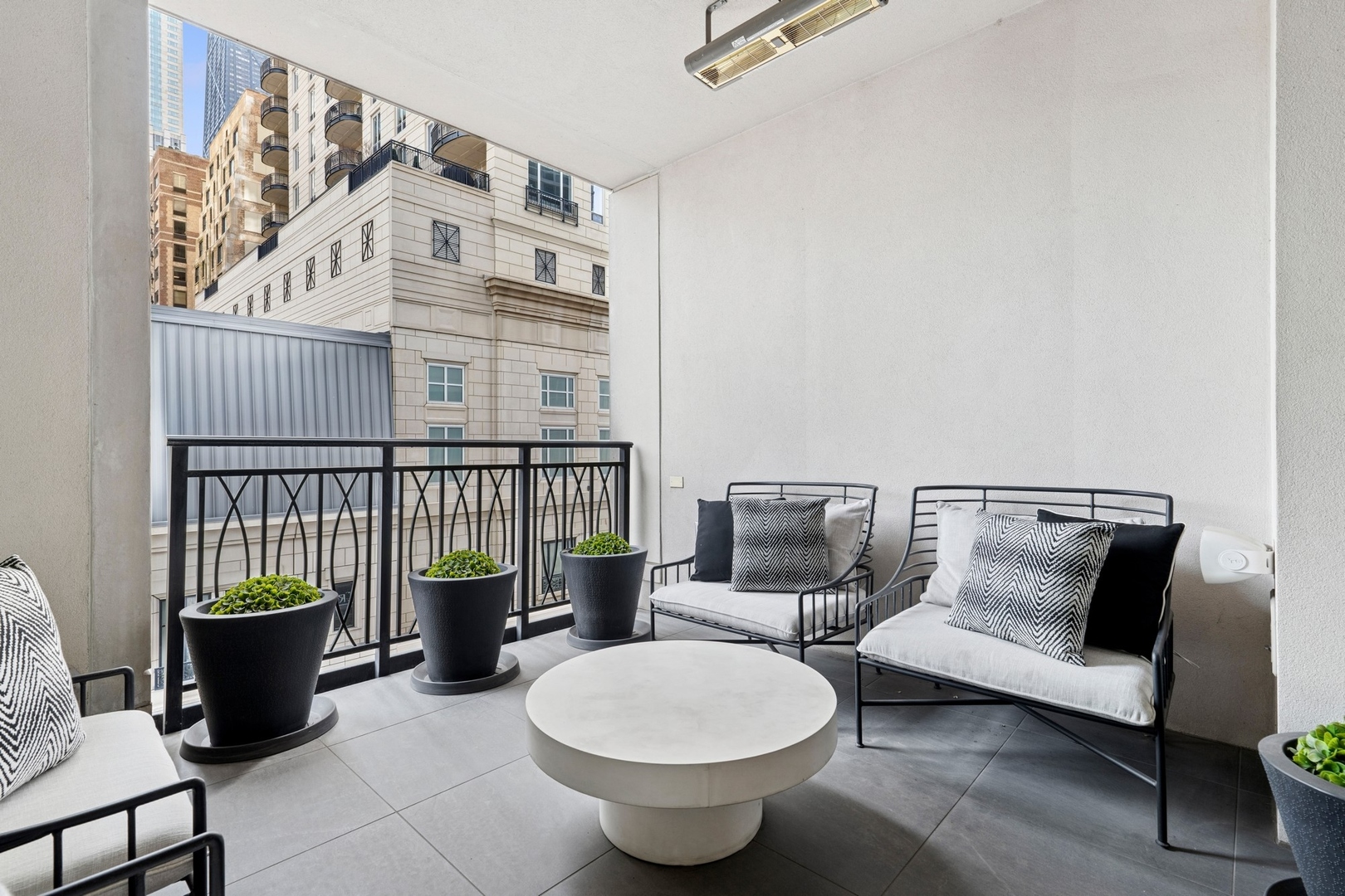 9 W Walton Street Unit: 601