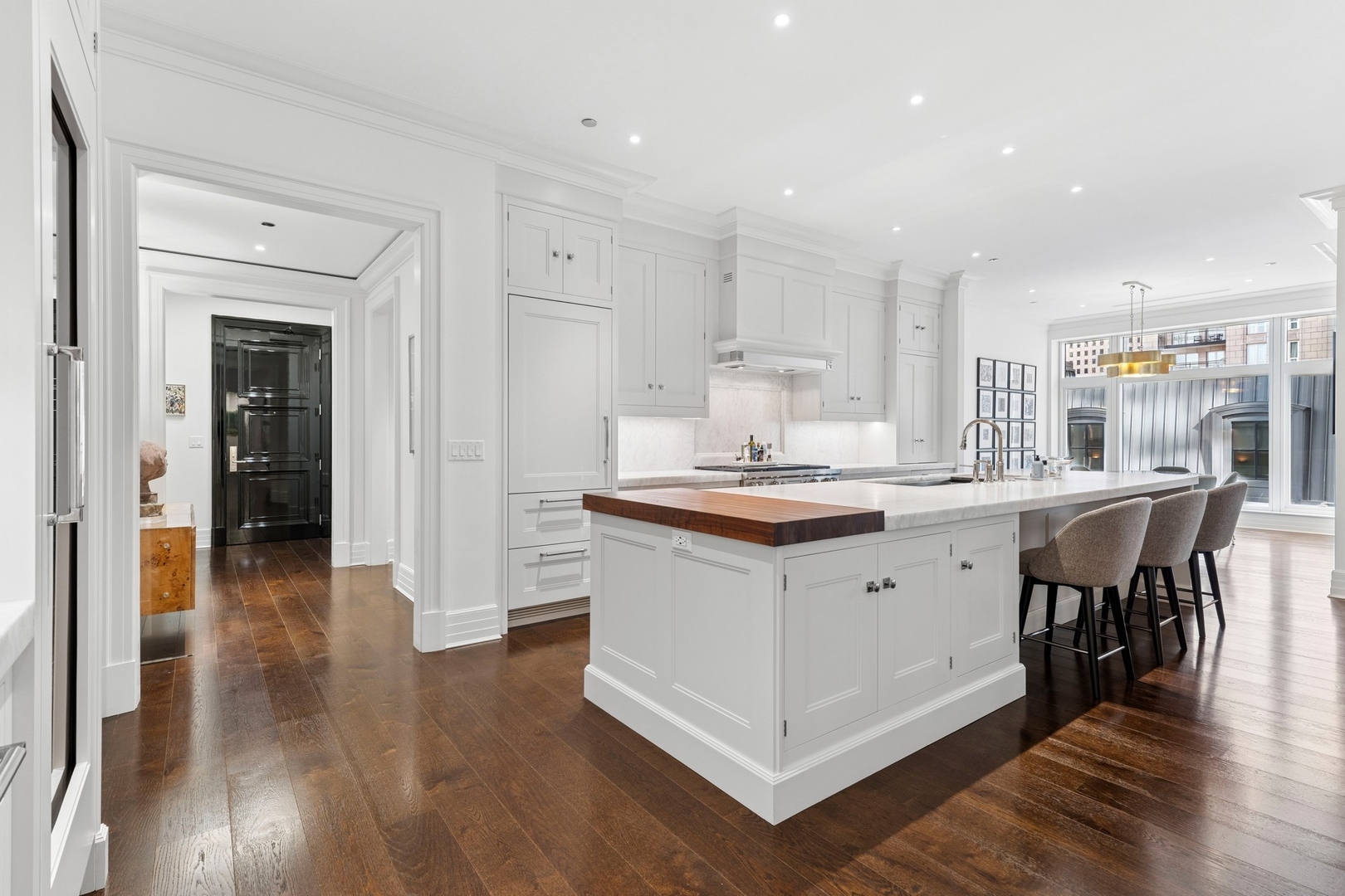 9 W Walton Street Unit: 601