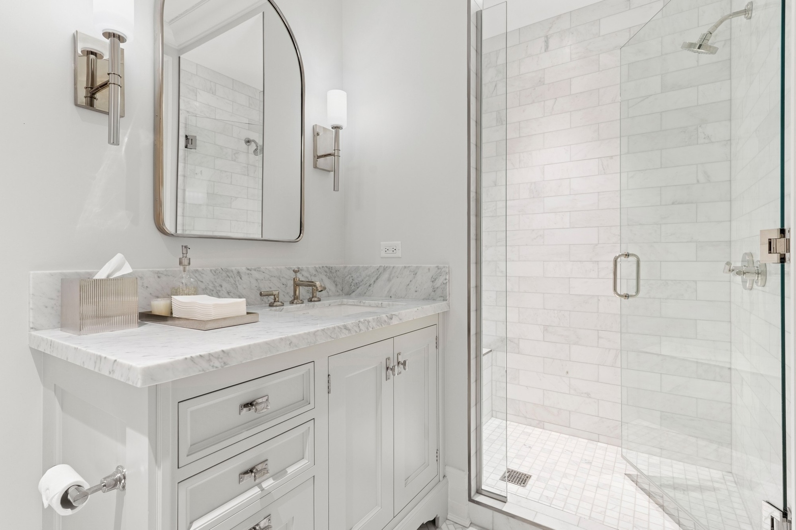 9 W Walton Street Unit: 601