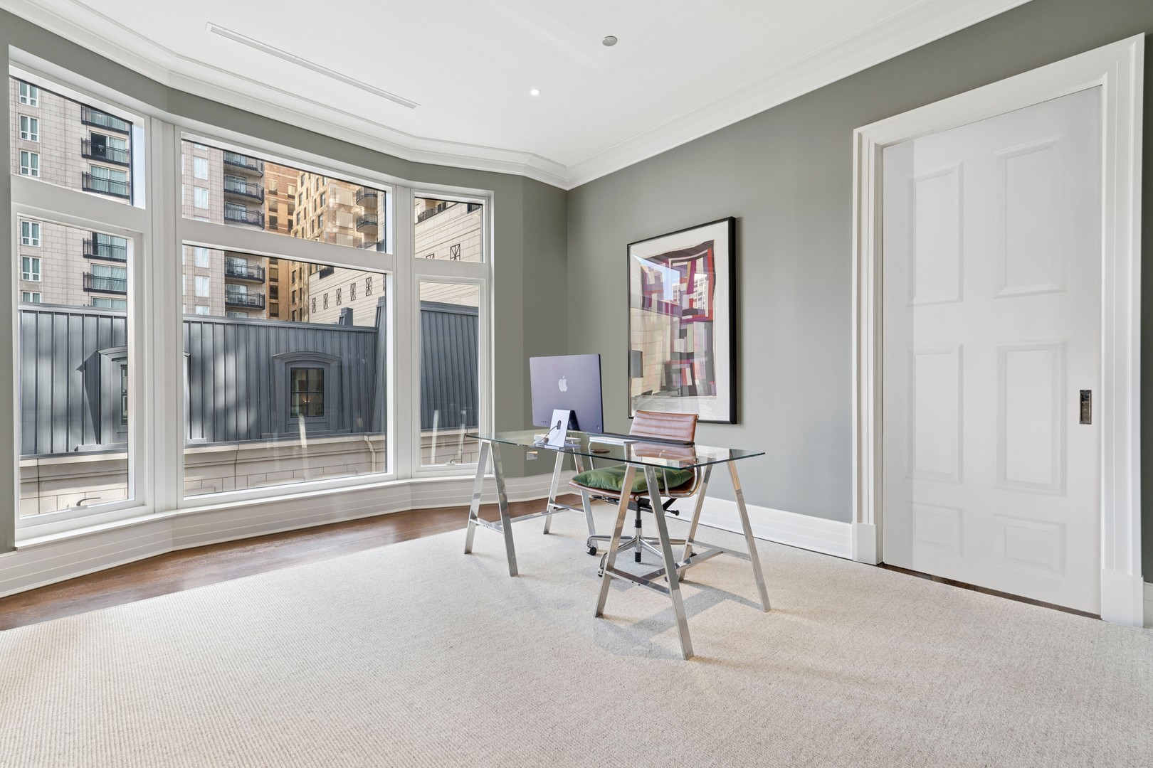 9 W Walton Street Unit: 601