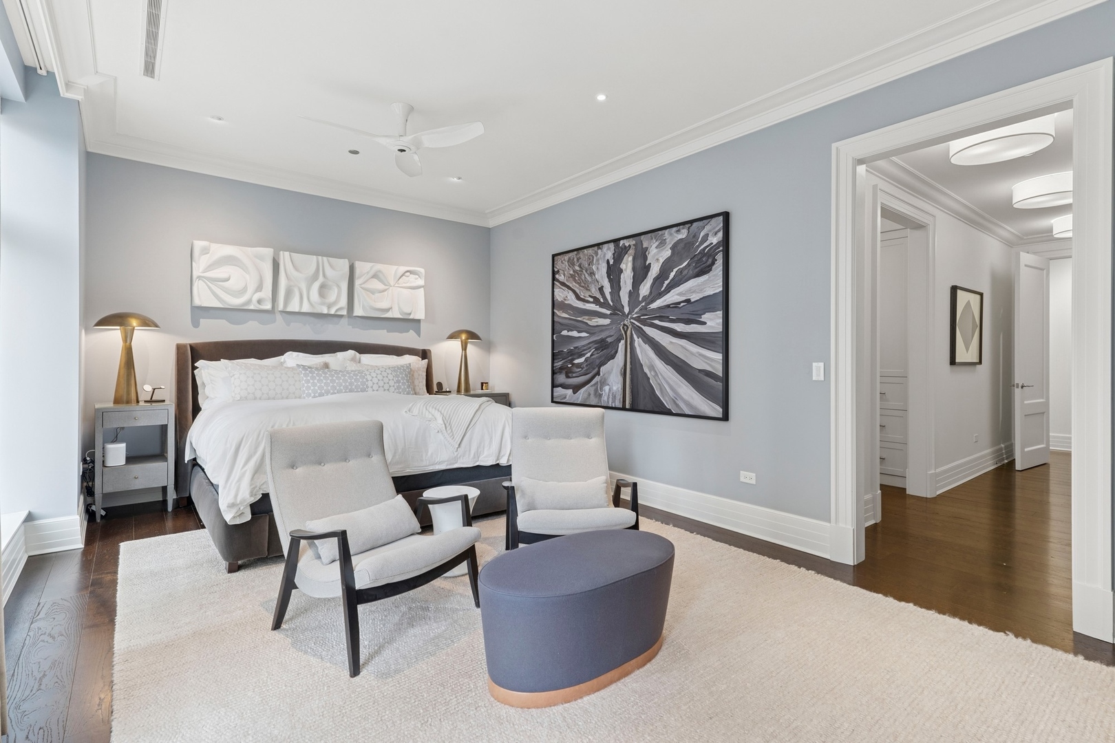 9 W Walton Street Unit: 601