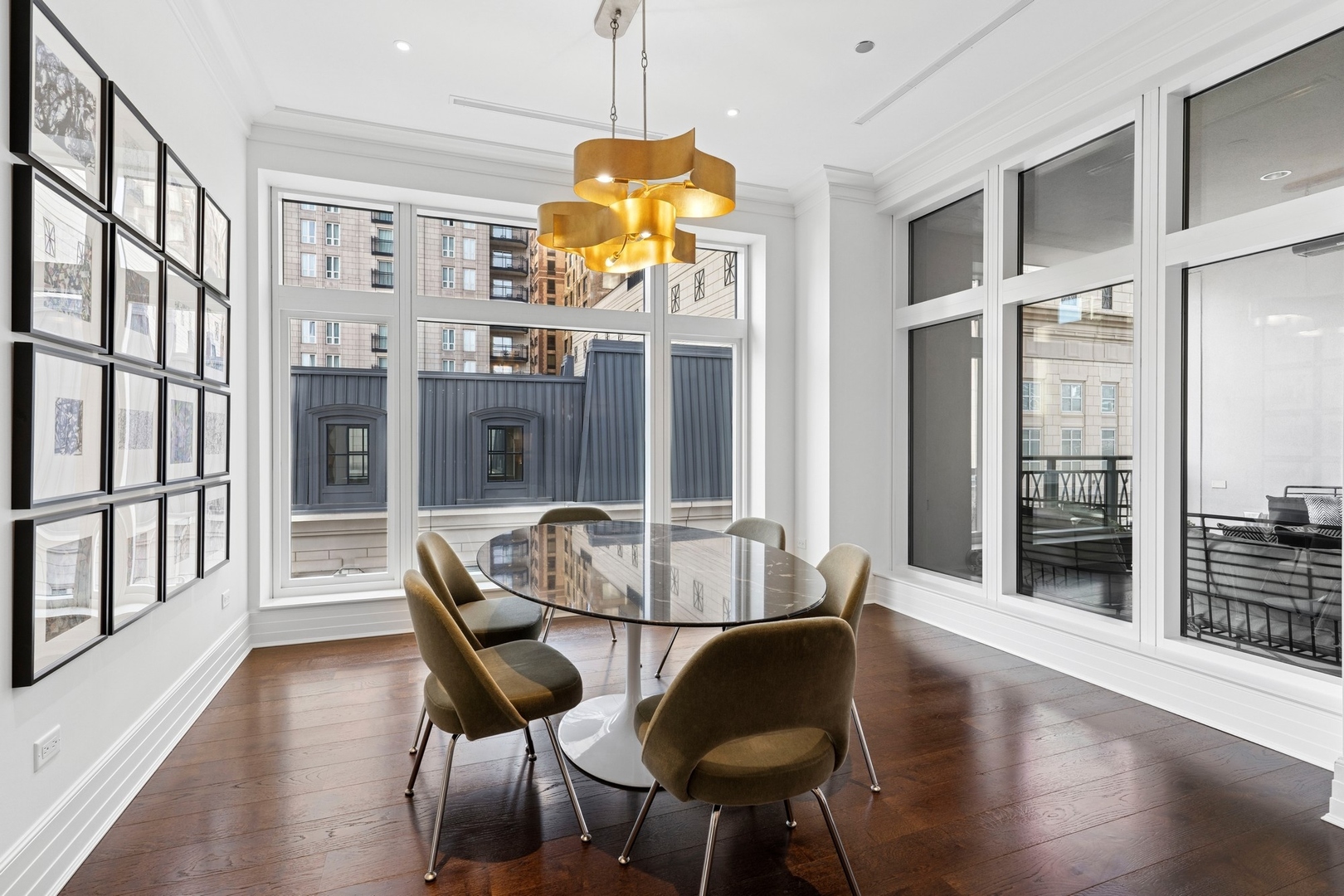 9 W Walton Street Unit: 601