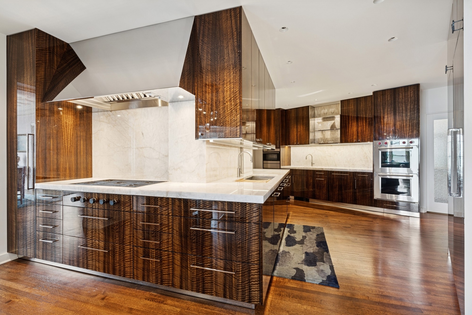 999 N Lake Shore Drive Unit: 2B