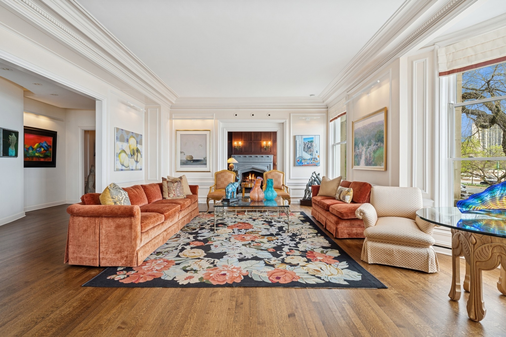 999 N Lake Shore Drive Unit: 2B