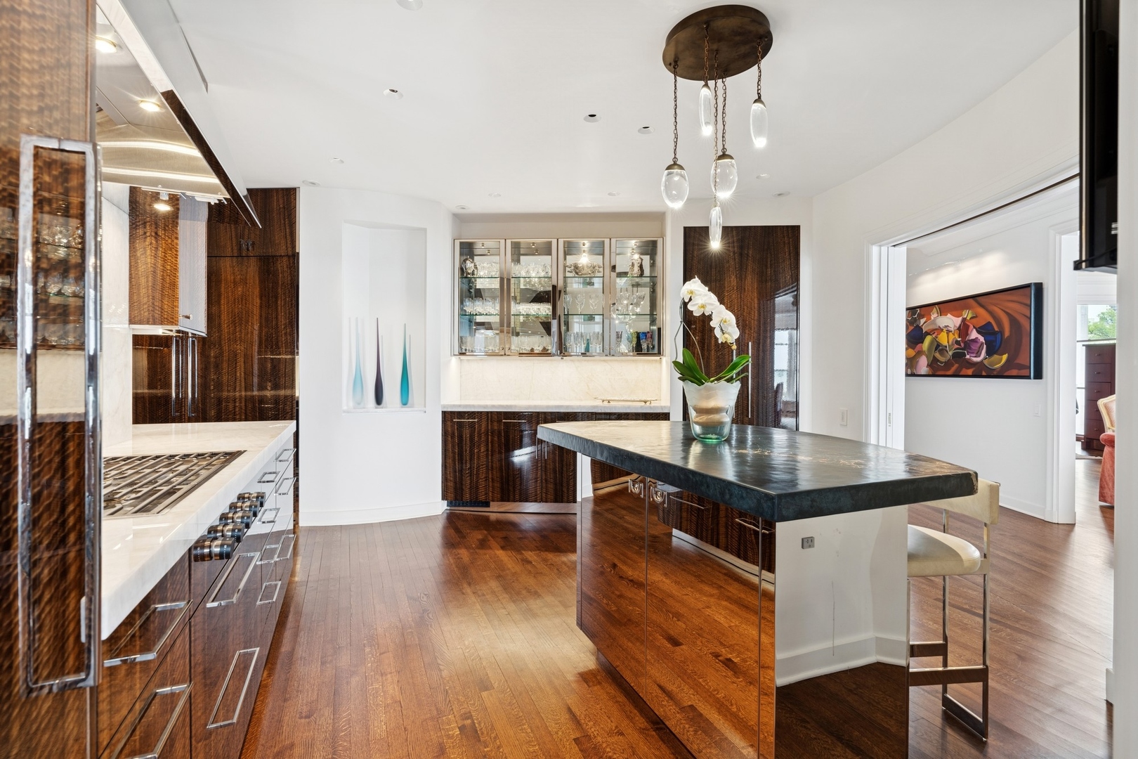 999 N Lake Shore Drive Unit: 2B
