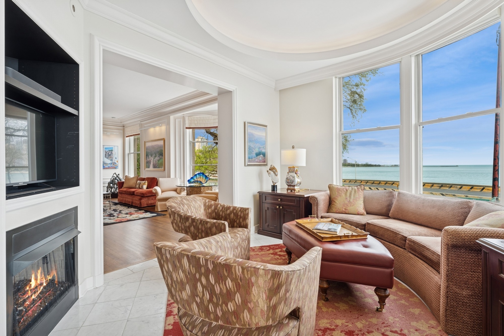 999 N Lake Shore Drive Unit: 2B