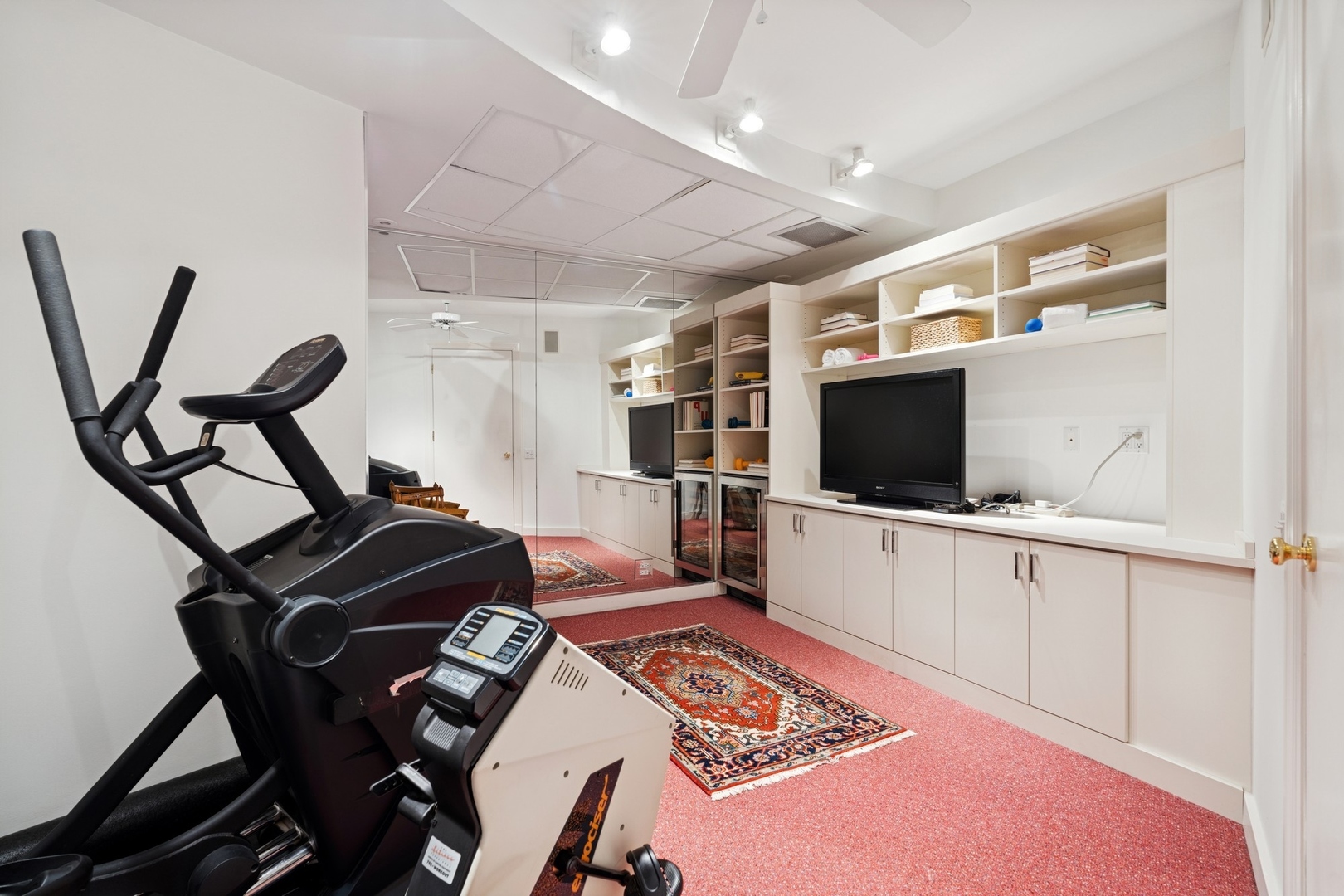 999 N Lake Shore Drive Unit: 2B