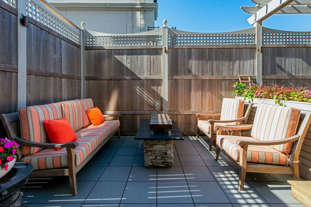 999 N Lake Shore Drive Unit: 2B