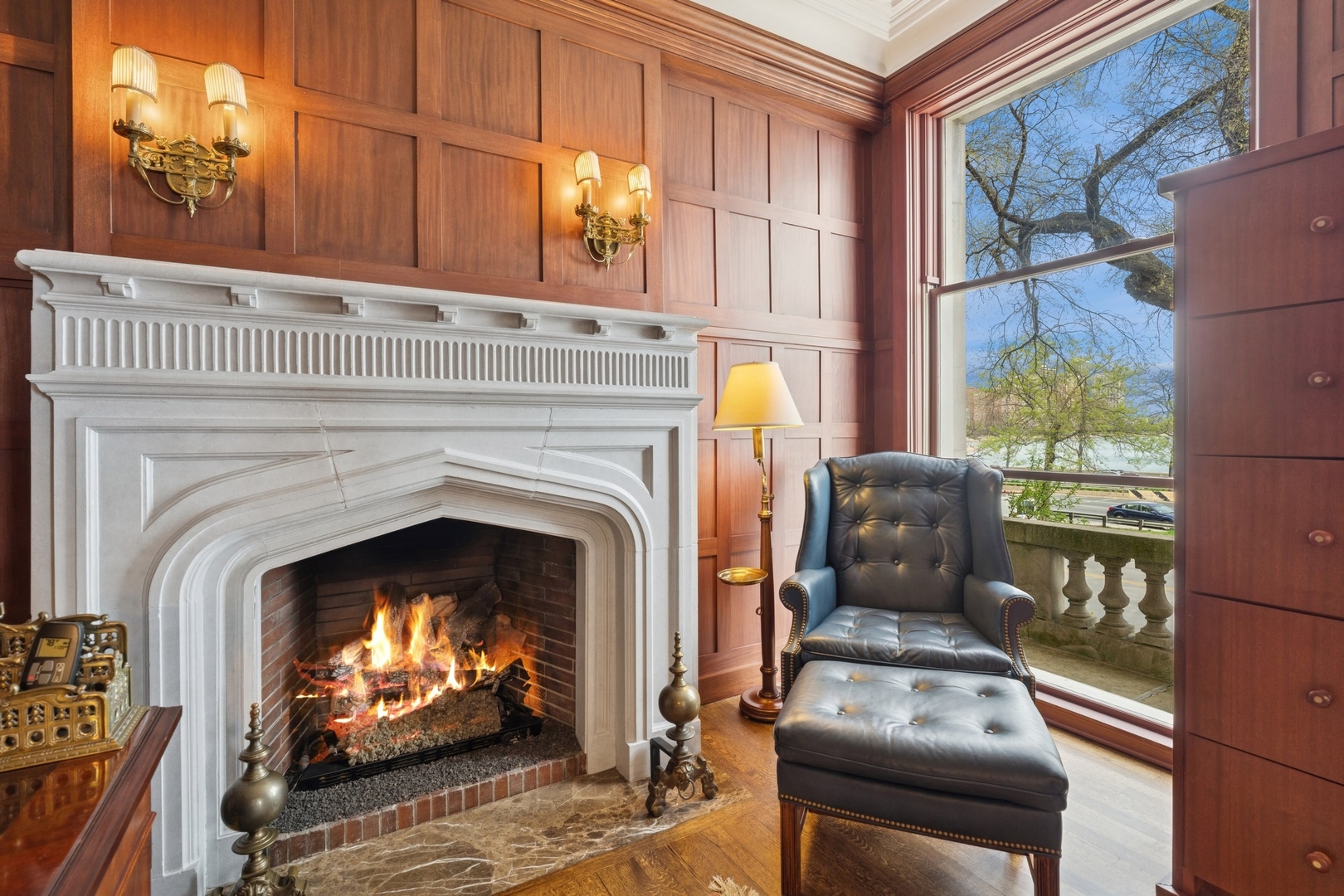 999 N Lake Shore Drive Unit: 2B