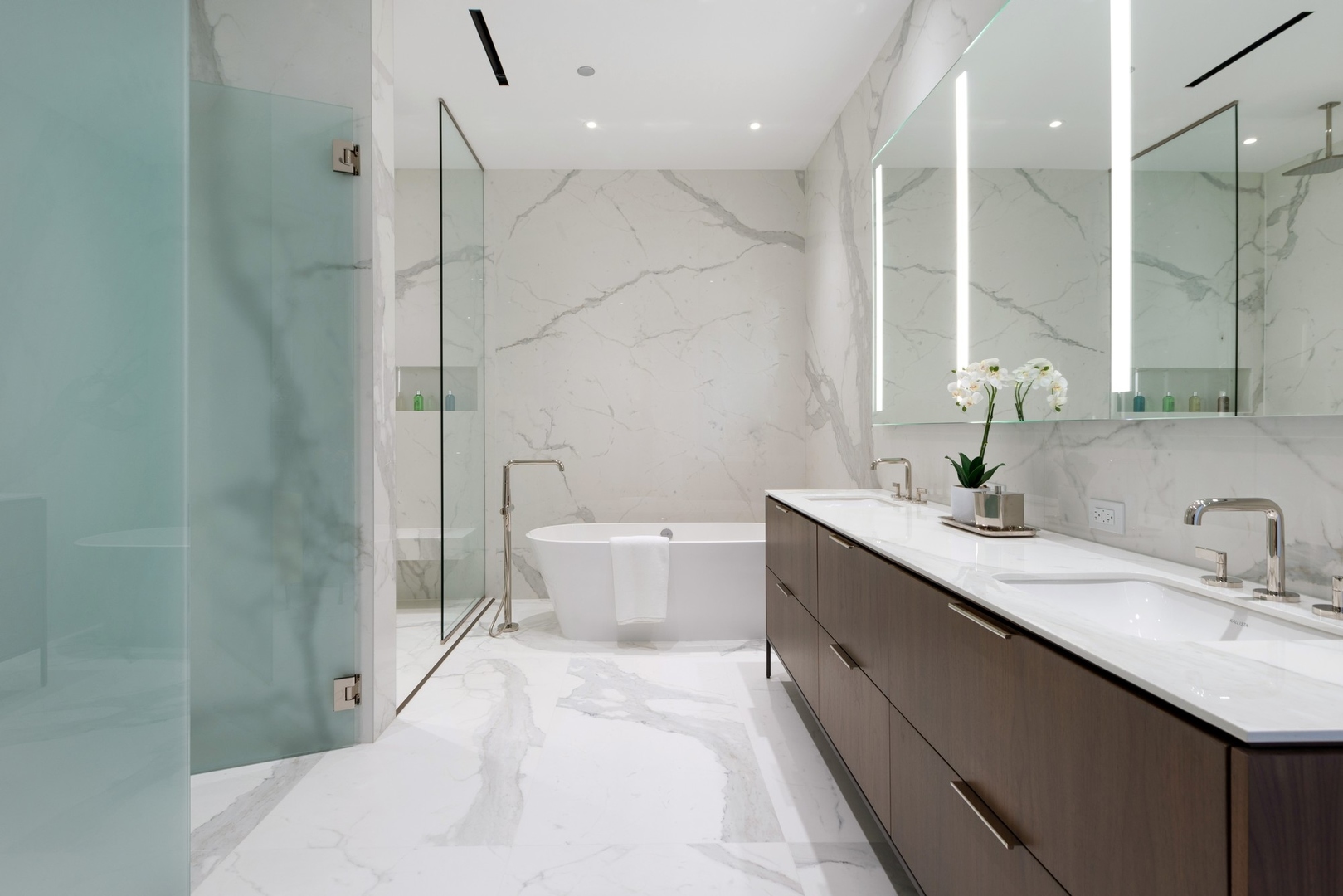 14 W Superior Street Unit: 5001