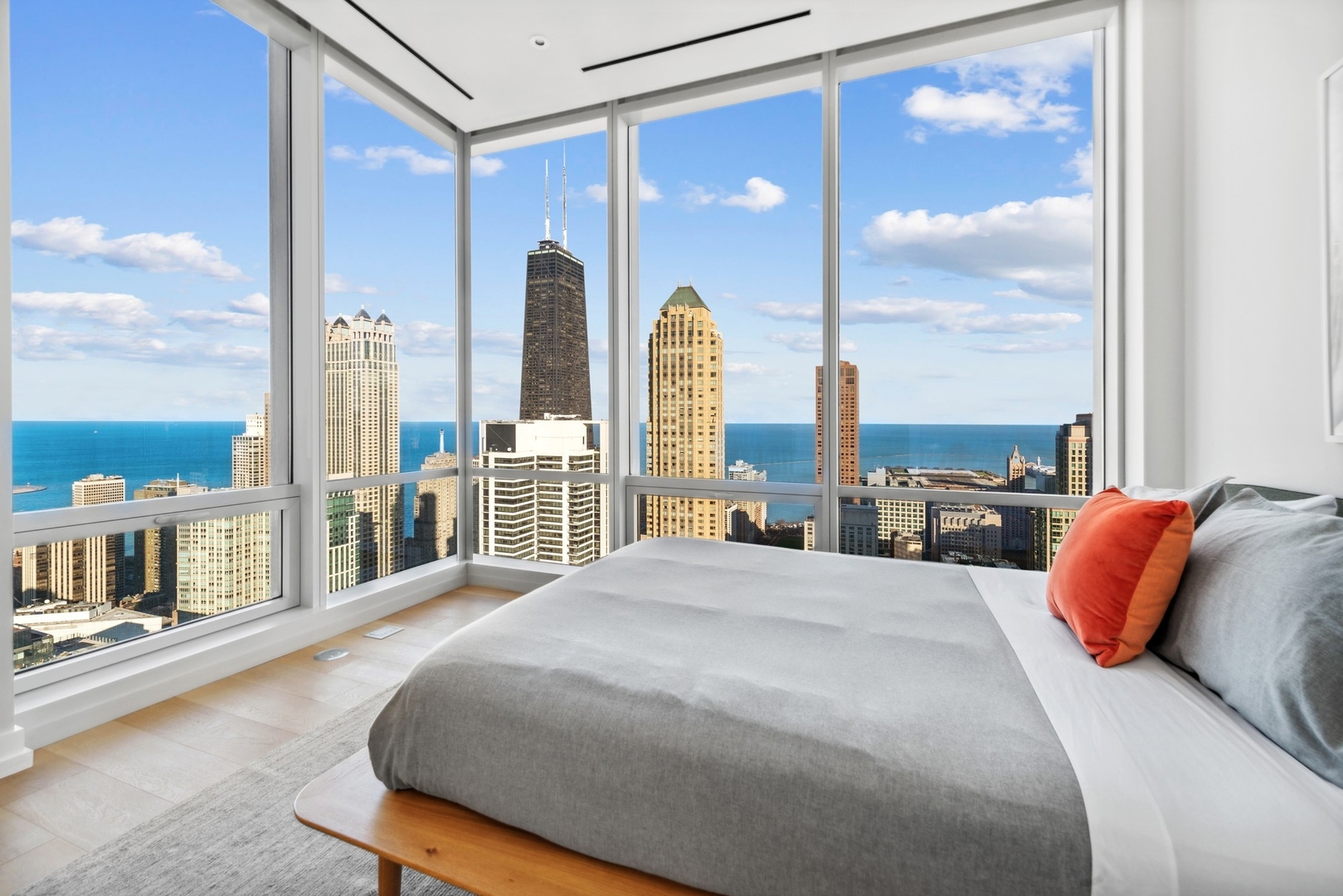14 W Superior Street Unit: 5001