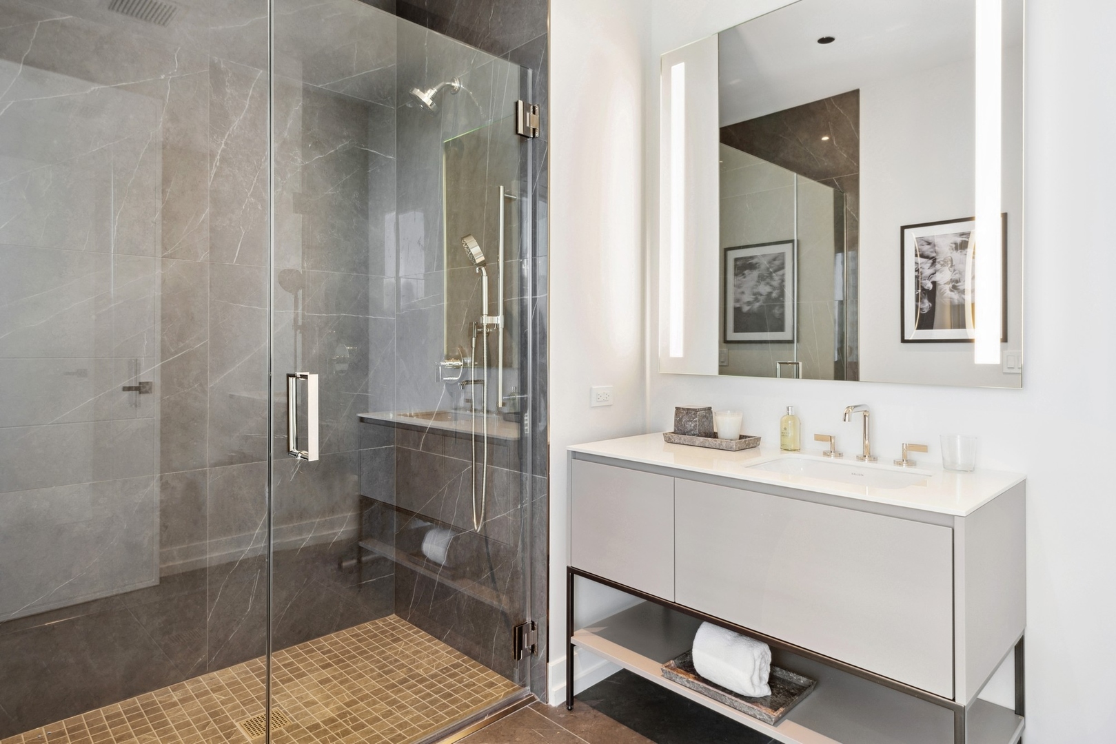 14 W Superior Street Unit: 5001