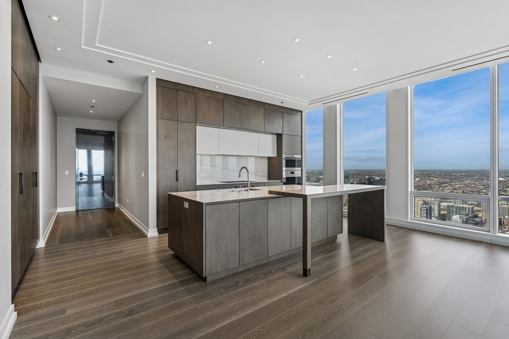 14 W Superior Street Unit: 5504