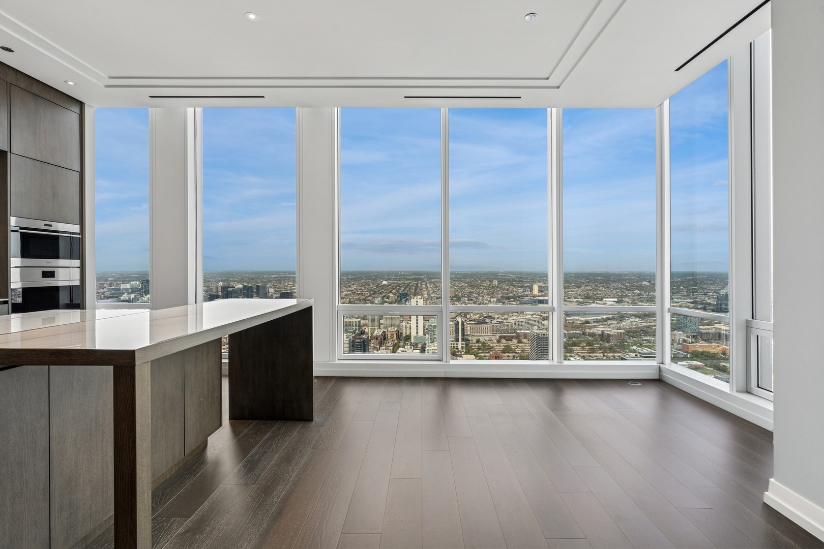 14 W Superior Street Unit: 5504