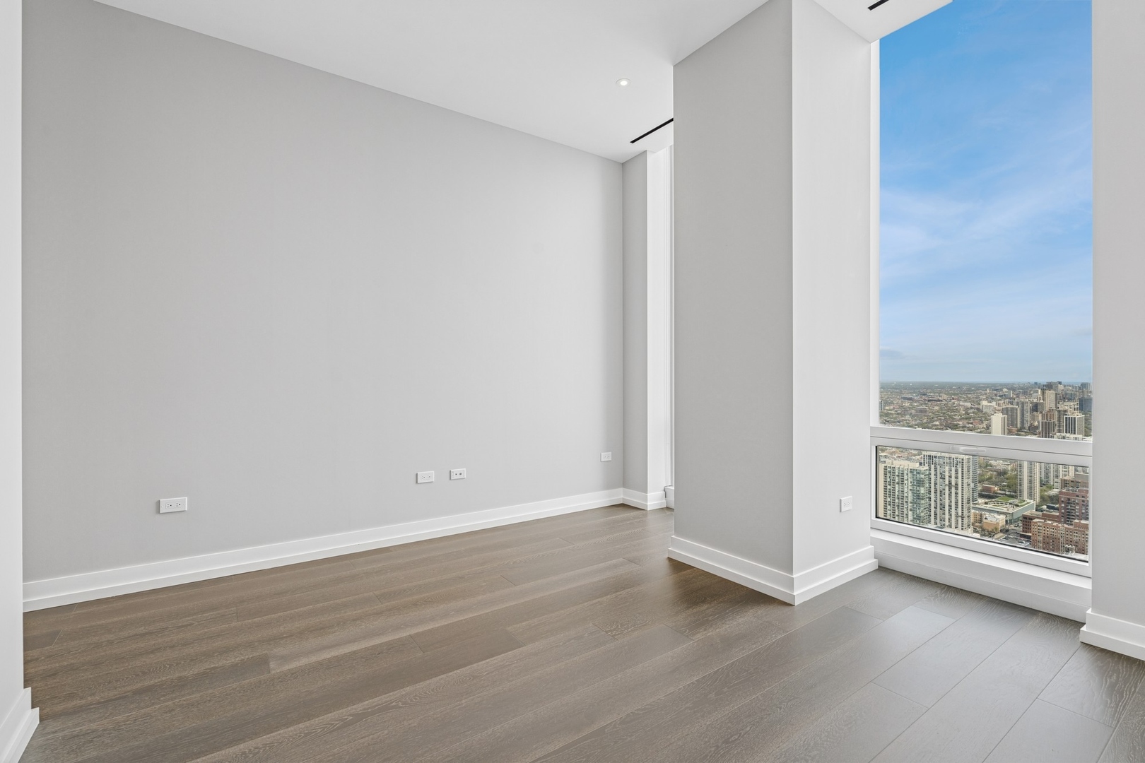 14 W Superior Street Unit: 5504