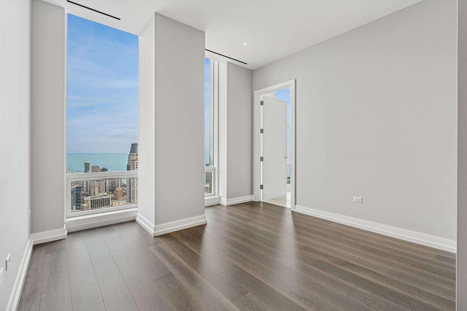 14 W Superior Street Unit: 5504
