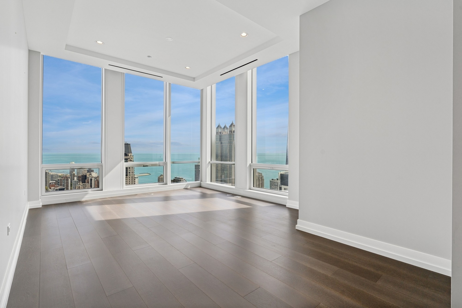 14 W Superior Street Unit: 5504