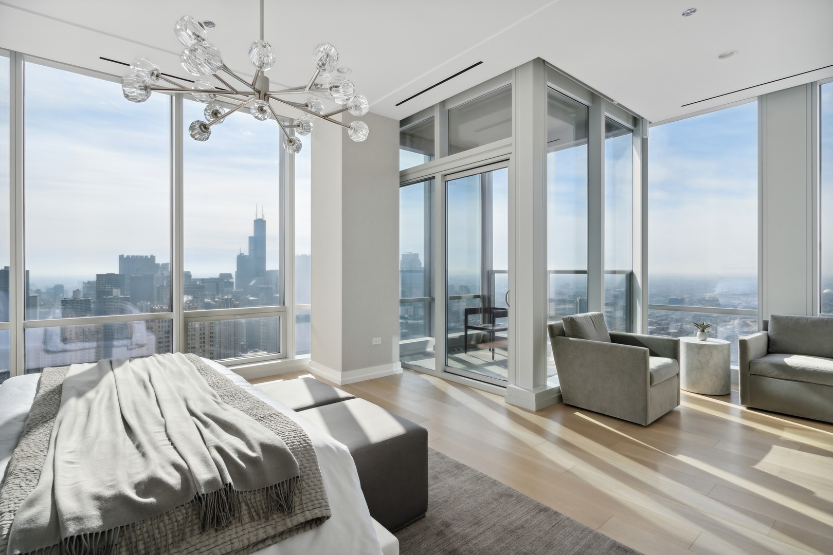 14 W Superior Street Unit: 5702