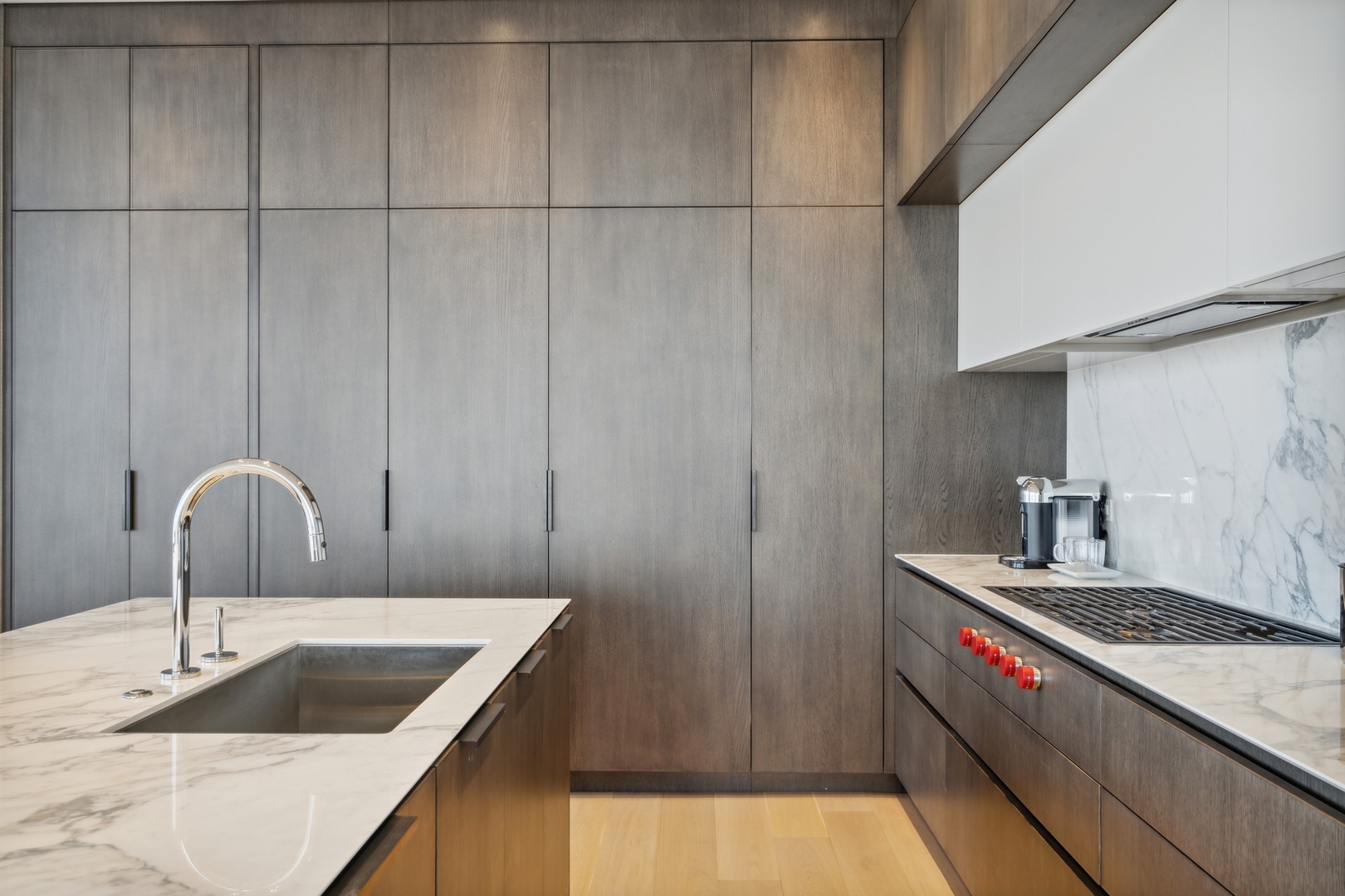 14 W Superior Street Unit: 5702