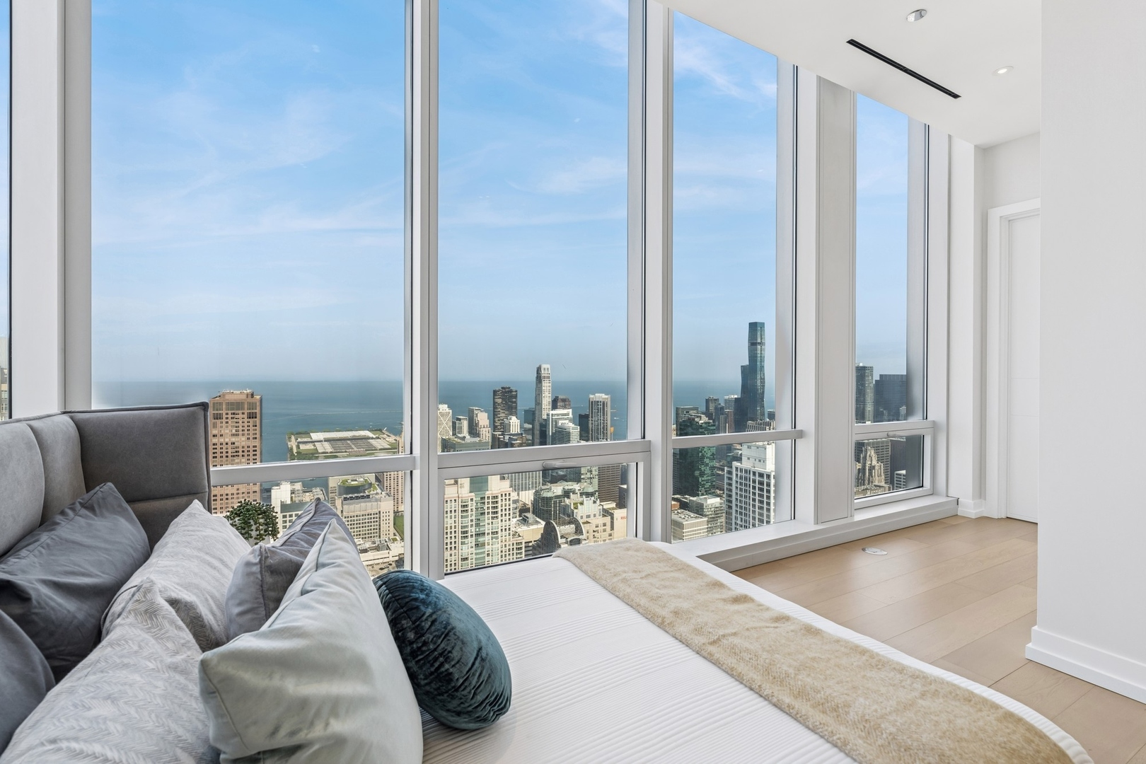 14 W Superior Street Unit: 6601
