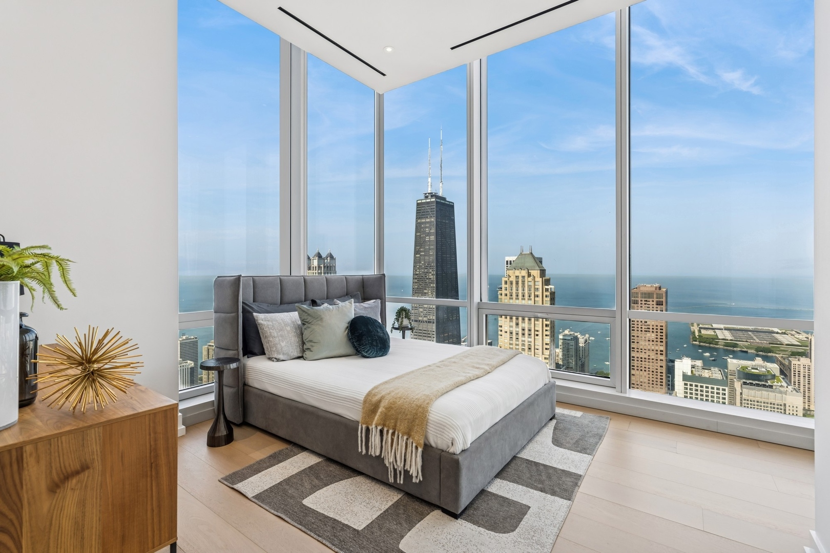 14 W Superior Street Unit: 6601