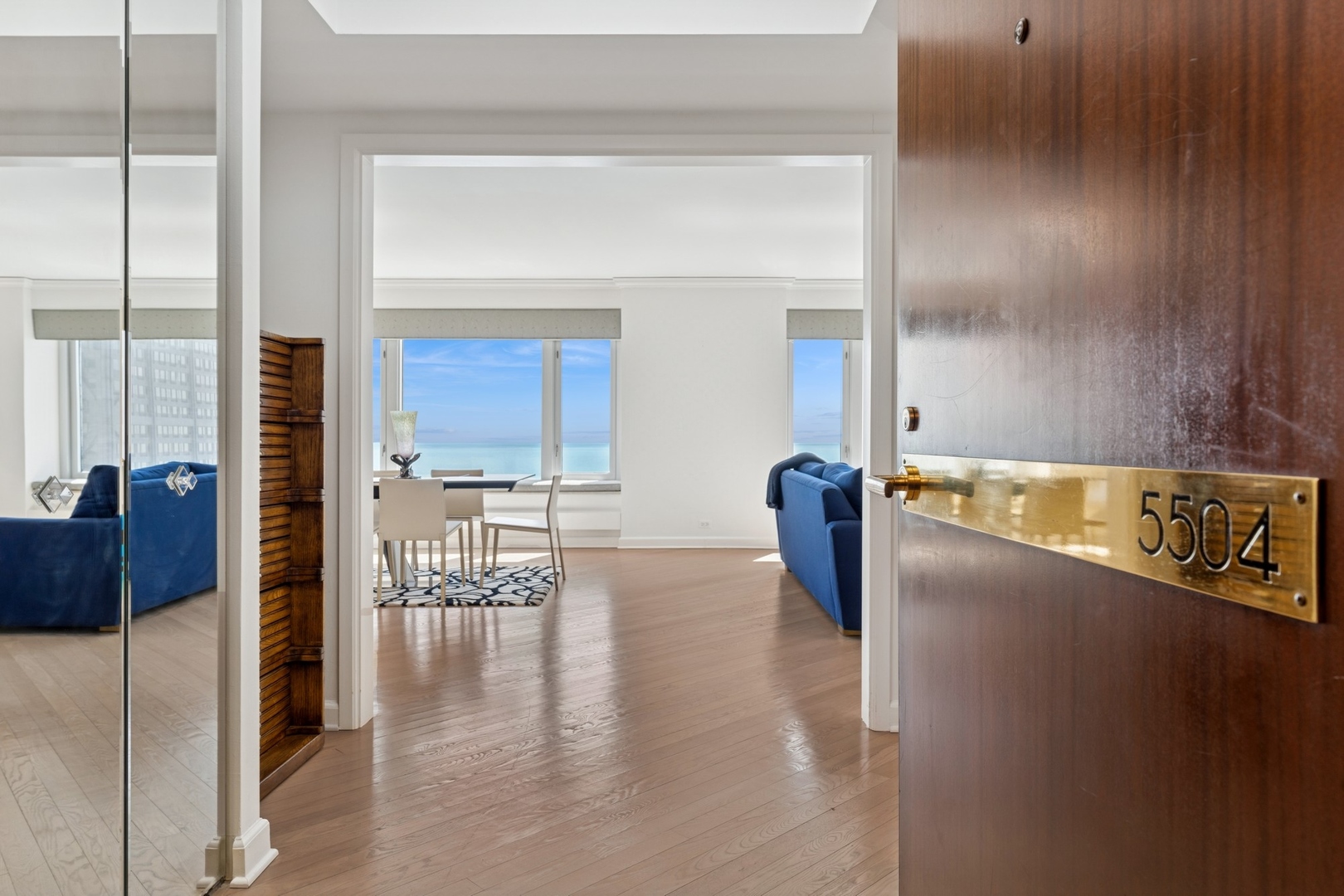 132 E Delaware Place Unit: 5504
