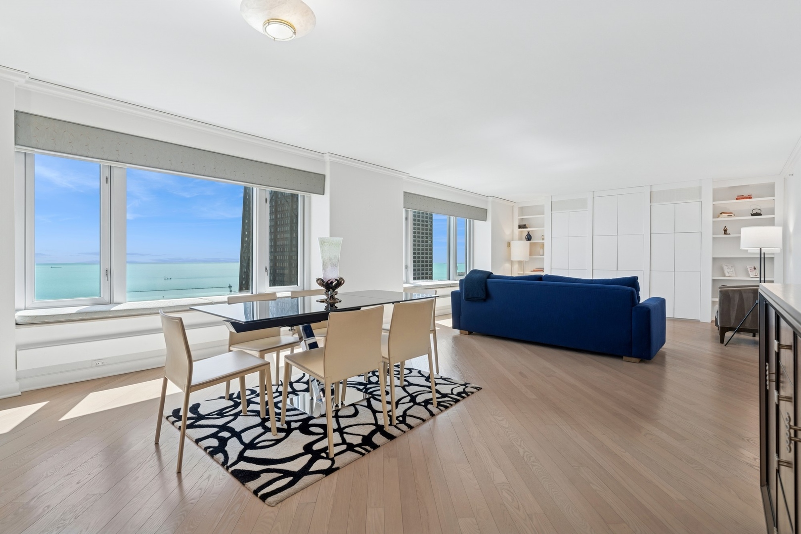 132 E Delaware Place Unit: 5504